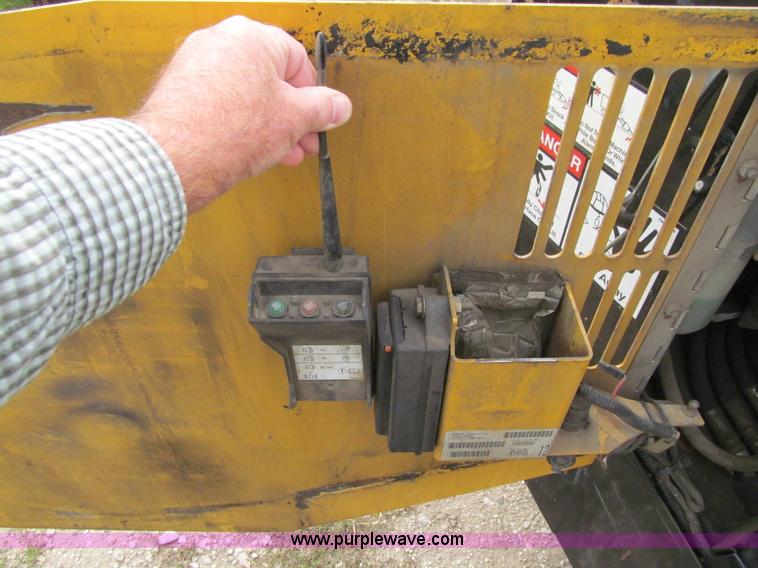 image for item J3437 2005 Vermeer D7X11 Series II Navigator directional boring machine