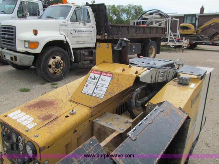 image for item J3438 2005 Vermeer D7X11 Series II Navigator directional boring machine