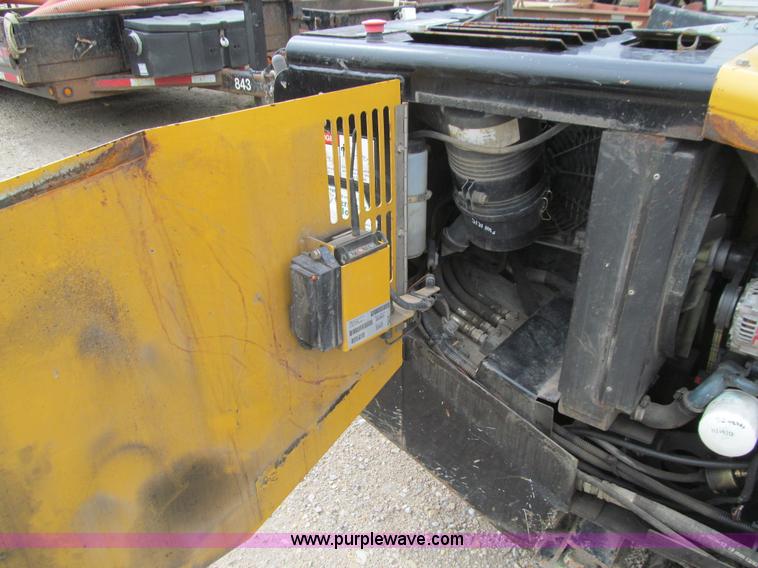 image for item J3438 2005 Vermeer D7X11 Series II Navigator directional boring machine