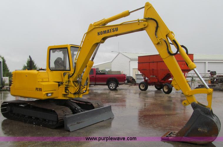 image for item J3439 Komatsu PC95 mini excavator