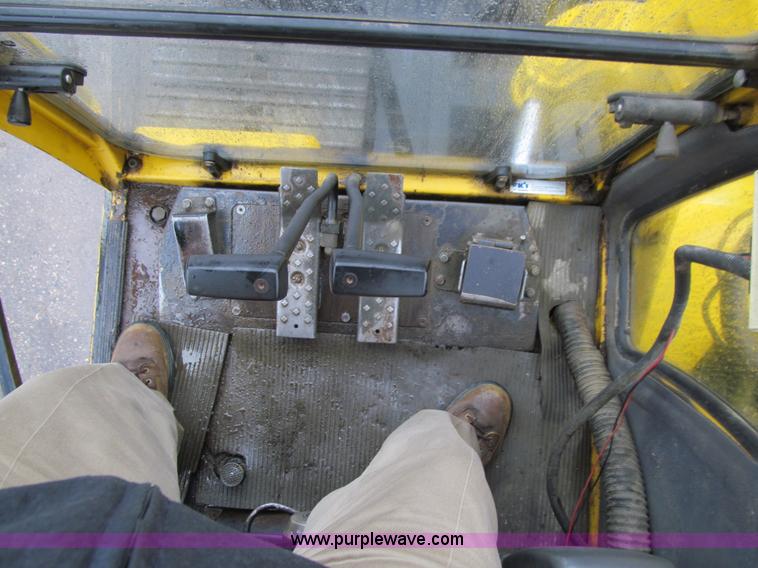 image for item J3439 Komatsu PC95 mini excavator
