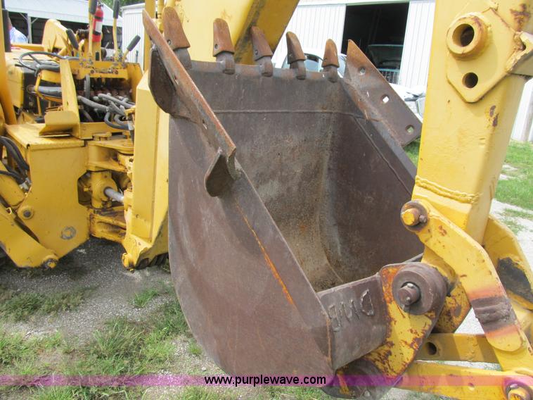 image for item Z9178 John Deere 400 backhoe