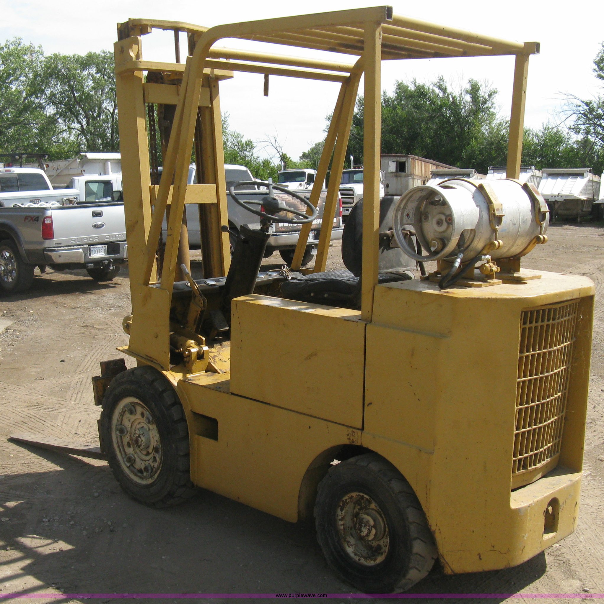 Allis Chalmers ACP50 forklift in Wichita, KS Item H5264 sold Purple