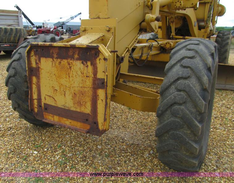 image for item E4931 1973 Wabco 555 motor grader