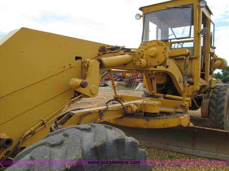 image for item E4931 1973 Wabco 555 motor grader