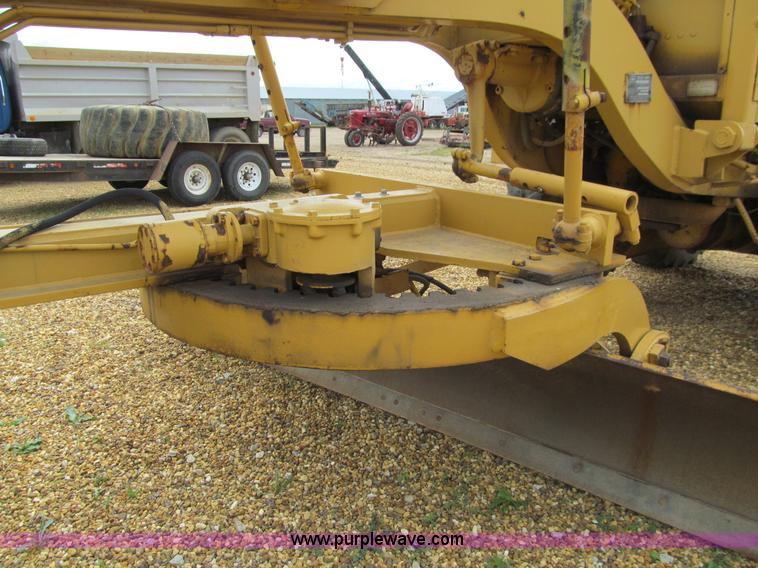 image for item E4931 1973 Wabco 555 motor grader