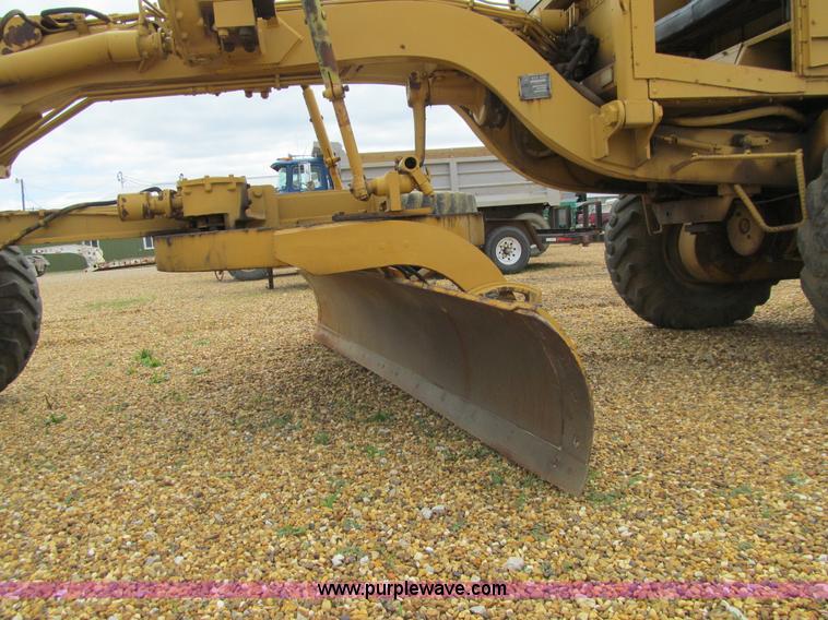 image for item E4931 1973 Wabco 555 motor grader