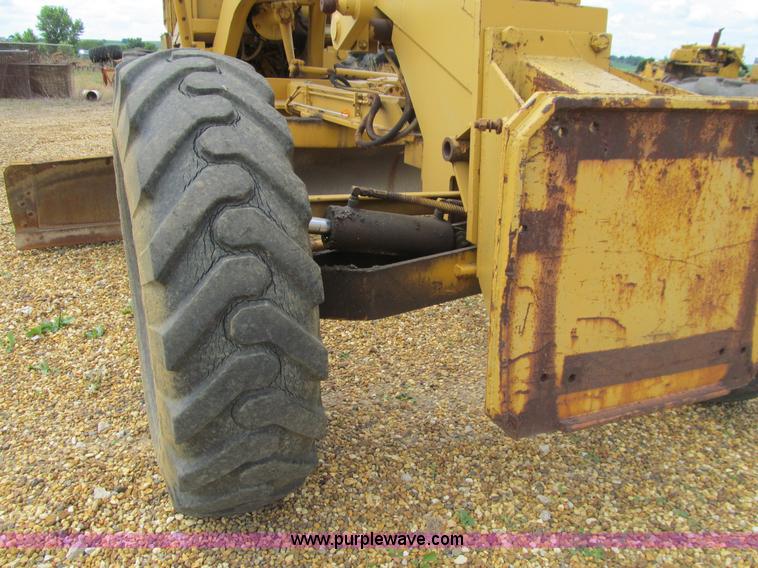 image for item E4931 1973 Wabco 555 motor grader