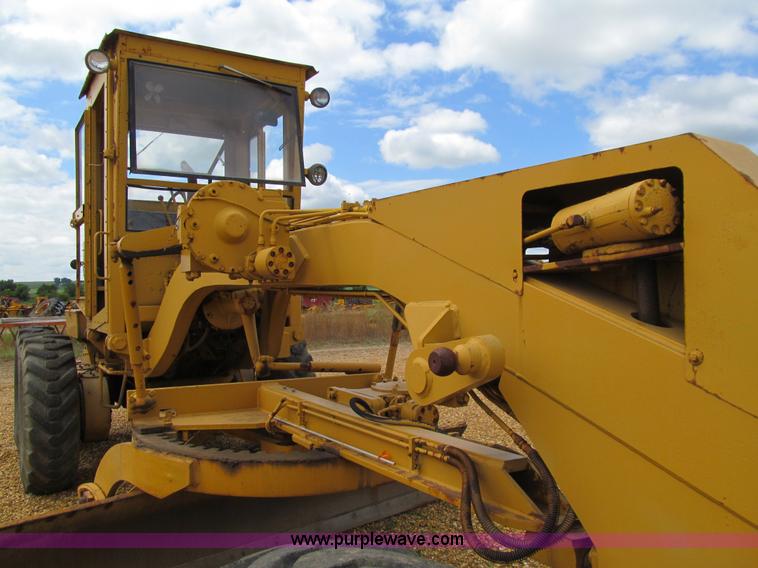 image for item E4931 1973 Wabco 555 motor grader