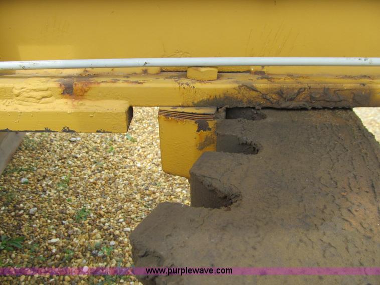 image for item E4931 1973 Wabco 555 motor grader