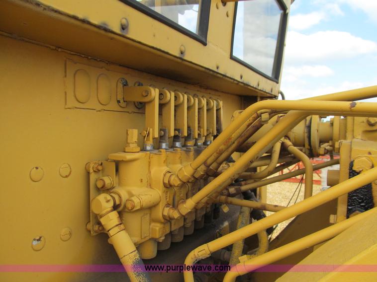 image for item E4931 1973 Wabco 555 motor grader