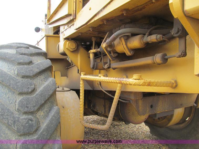 image for item E4931 1973 Wabco 555 motor grader