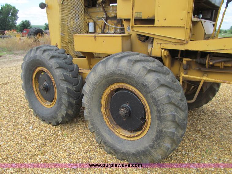 image for item E4931 1973 Wabco 555 motor grader