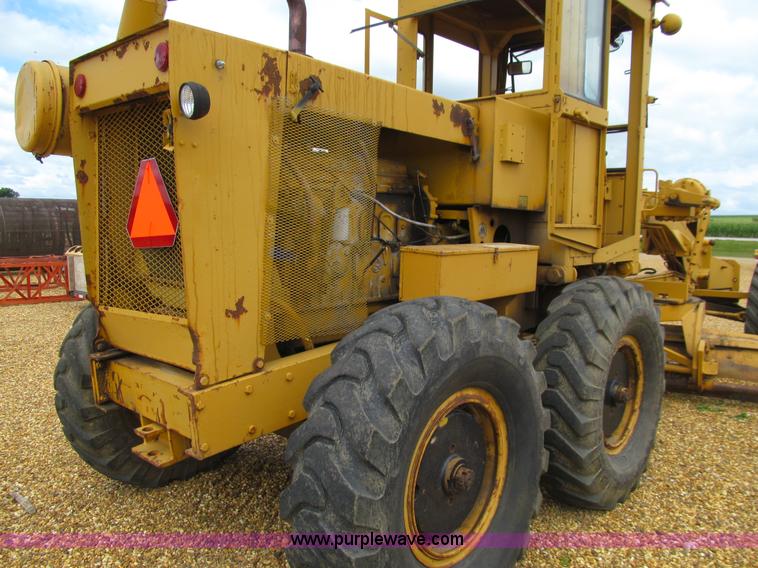 image for item E4931 1973 Wabco 555 motor grader