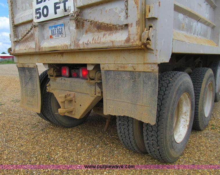 image for item E4932 1992 Mack RD688S dump truck