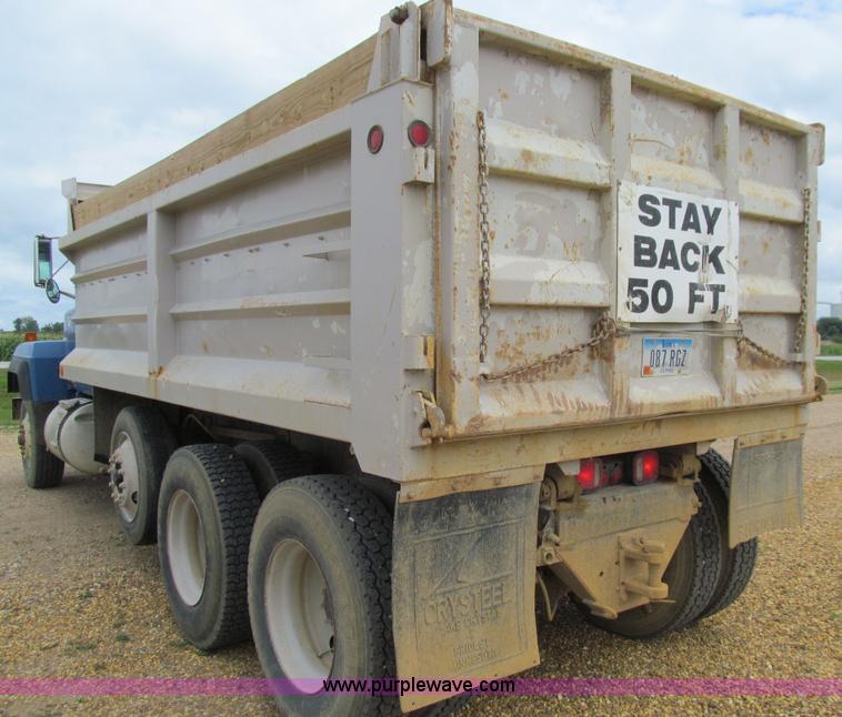 image for item E4932 1992 Mack RD688S dump truck