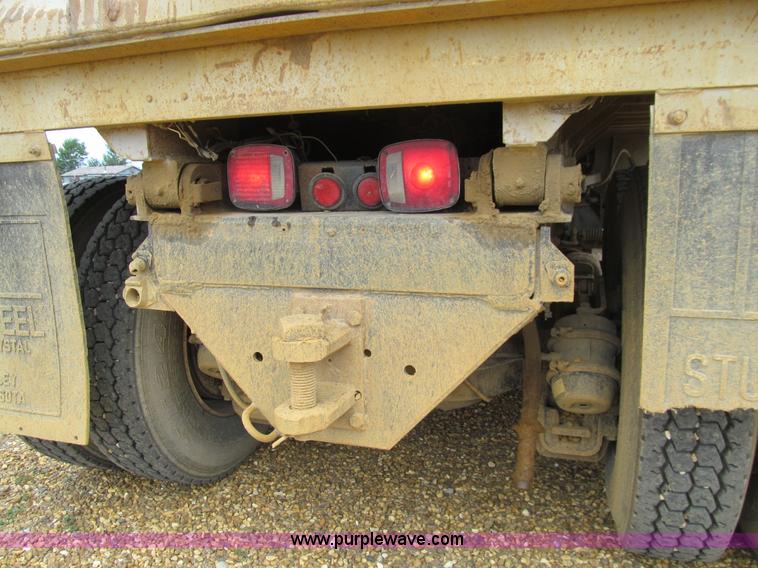 image for item E4932 1992 Mack RD688S dump truck