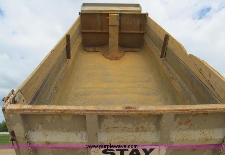 image for item E4932 1992 Mack RD688S dump truck