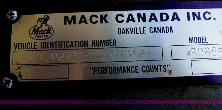 image for item E4932 1992 Mack RD688S dump truck