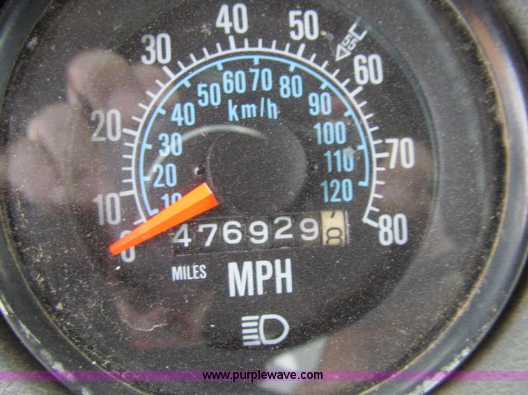 image for item E4932 1992 Mack RD688S dump truck