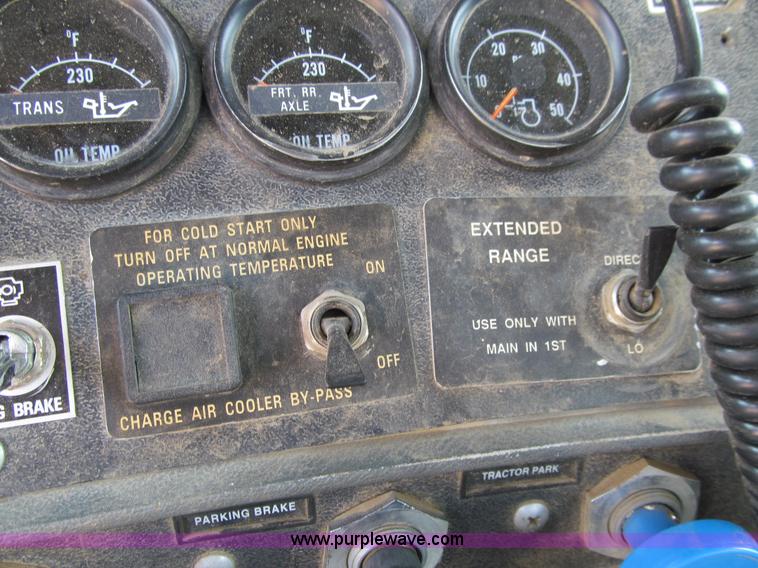 image for item E4932 1992 Mack RD688S dump truck