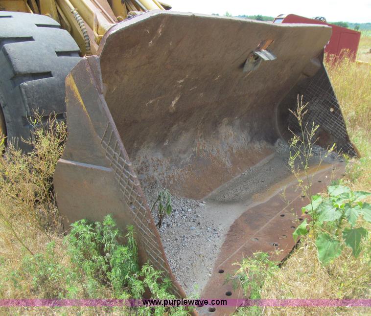 image for item E4935 1974 Caterpillar 980B wheel loader