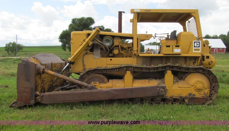 image for item E4937 1968 Caterpillar D9G dozer