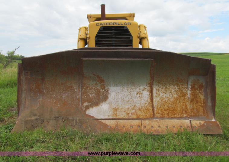 image for item E4937 1968 Caterpillar D9G dozer