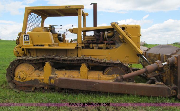 image for item E4937 1968 Caterpillar D9G dozer