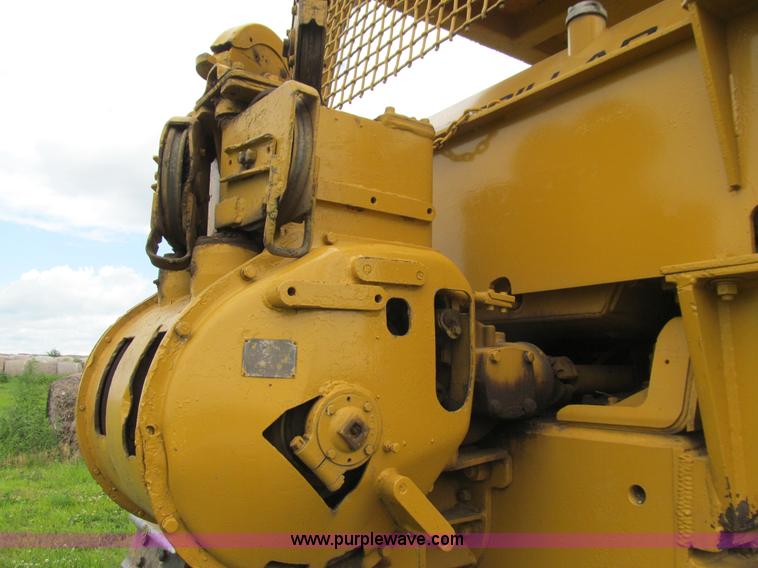 image for item E4937 1968 Caterpillar D9G dozer