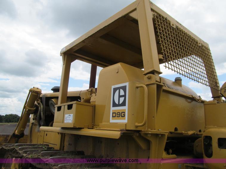 image for item E4937 1968 Caterpillar D9G dozer