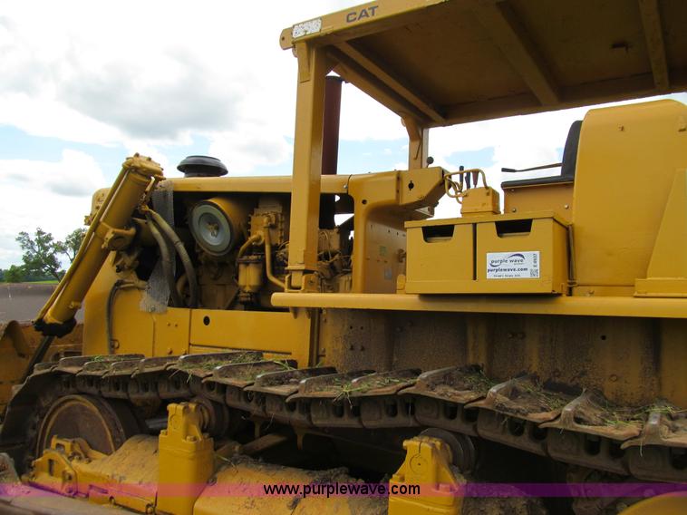 image for item E4937 1968 Caterpillar D9G dozer