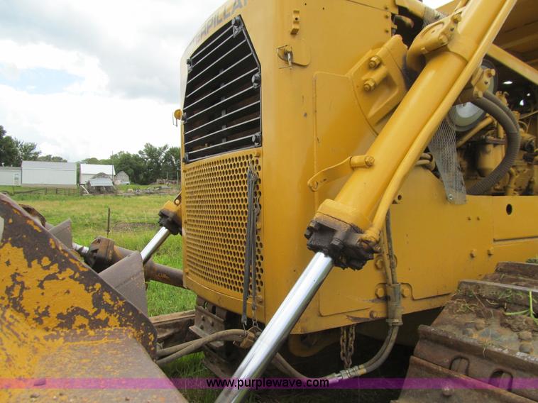 image for item E4937 1968 Caterpillar D9G dozer