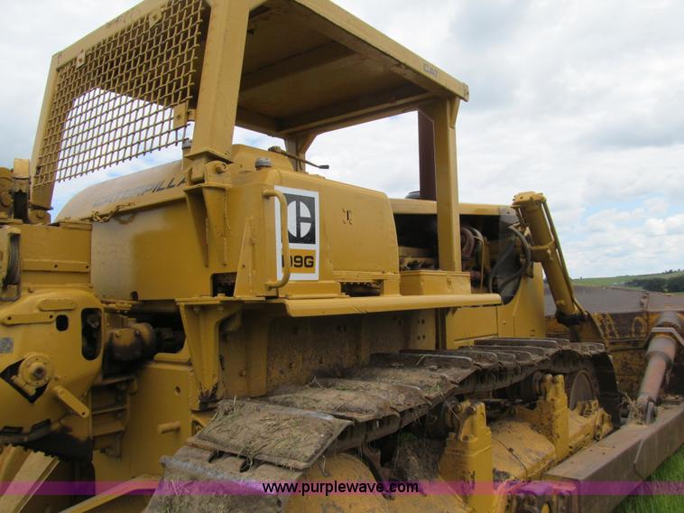image for item E4937 1968 Caterpillar D9G dozer