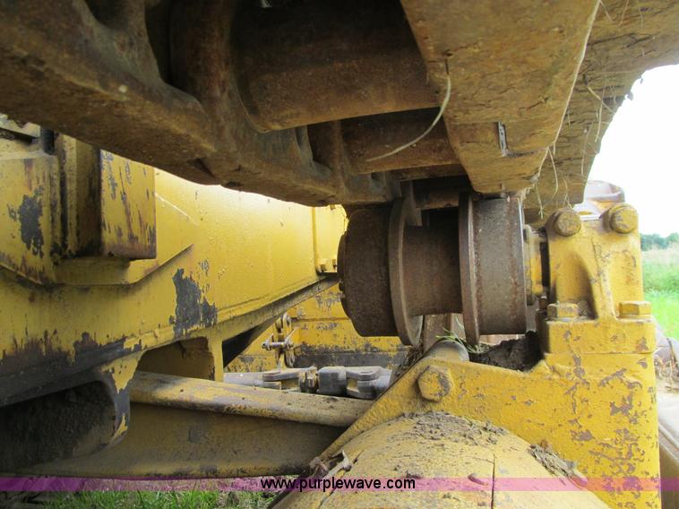 image for item E4937 1968 Caterpillar D9G dozer