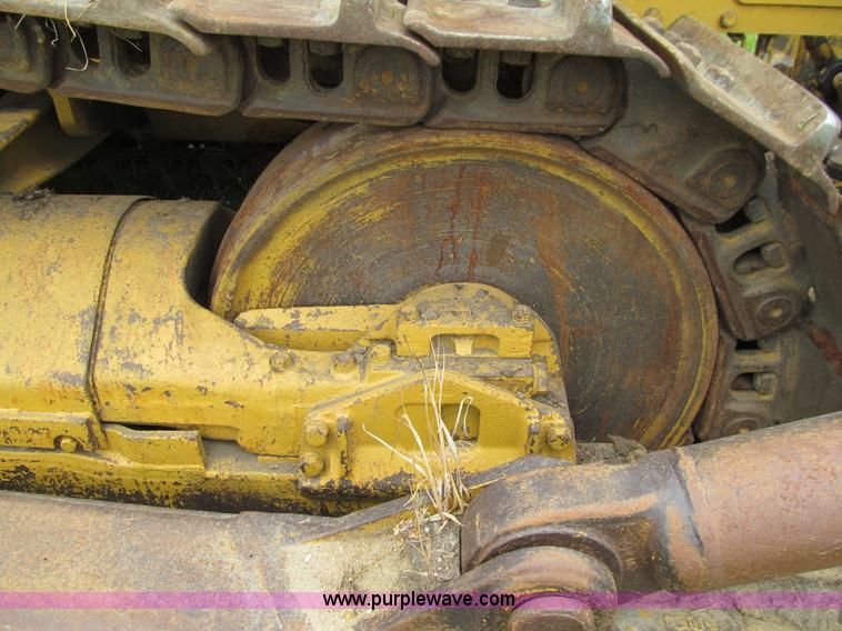 image for item E4937 1968 Caterpillar D9G dozer