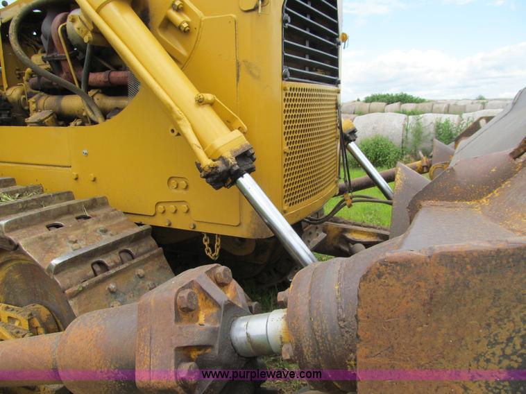 image for item E4937 1968 Caterpillar D9G dozer
