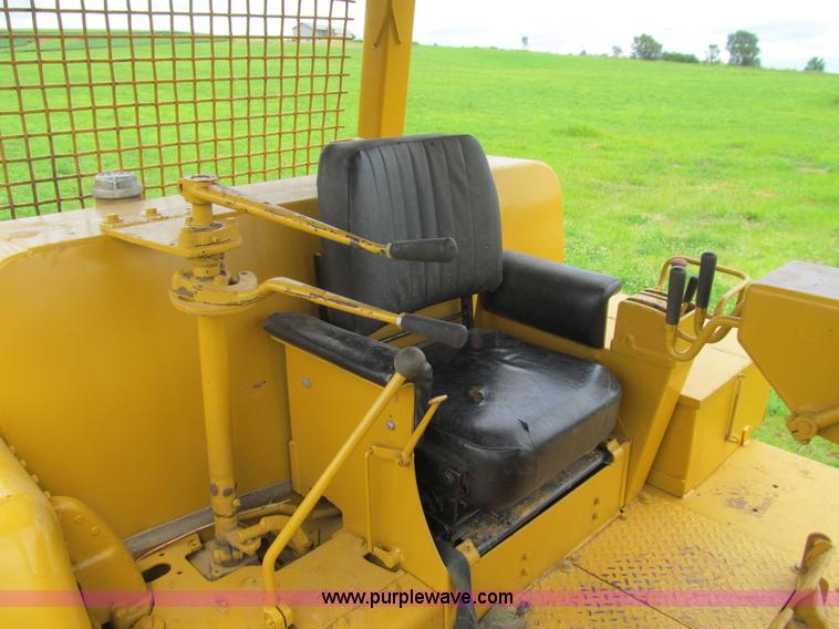 image for item E4937 1968 Caterpillar D9G dozer