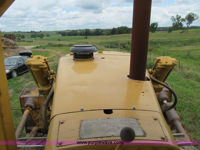 image for item E4937 1968 Caterpillar D9G dozer