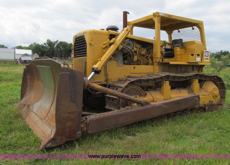 image for item E4937 1968 Caterpillar D9G dozer