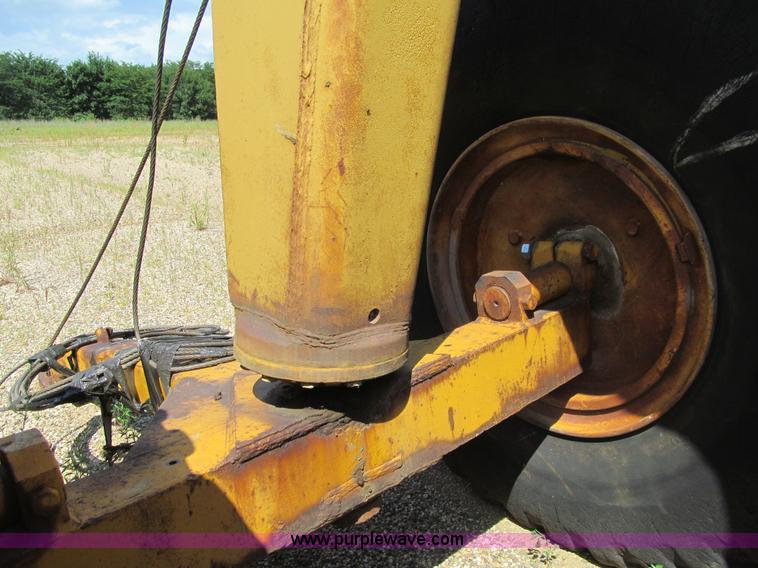 image for item E4939 Caterpillar 491 cable pull scraper