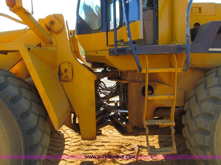 image for item E4942 1987 Komatsu WA450-1 wheel loader