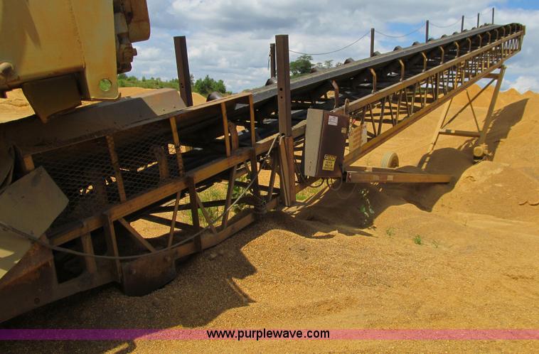 image for item E4953 1993 Don's Repair portable radial stacking conveyor