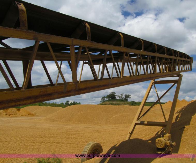 image for item E4953 1993 Don's Repair portable radial stacking conveyor