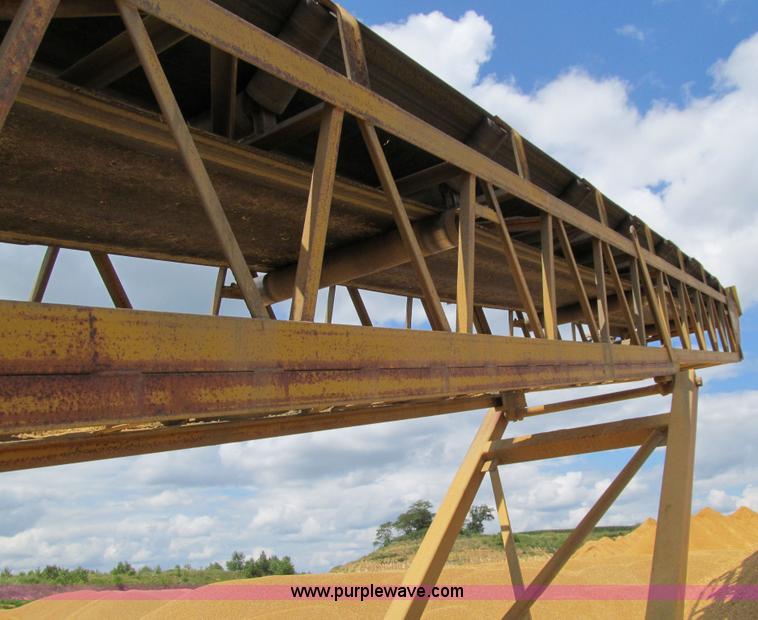 image for item E4953 1993 Don's Repair portable radial stacking conveyor