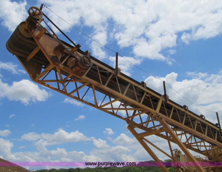 image for item E4953 1993 Don's Repair portable radial stacking conveyor