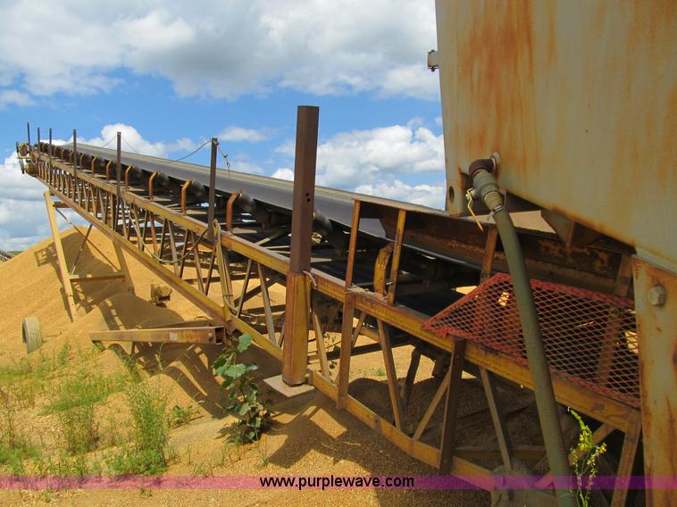 image for item E4953 1993 Don's Repair portable radial stacking conveyor