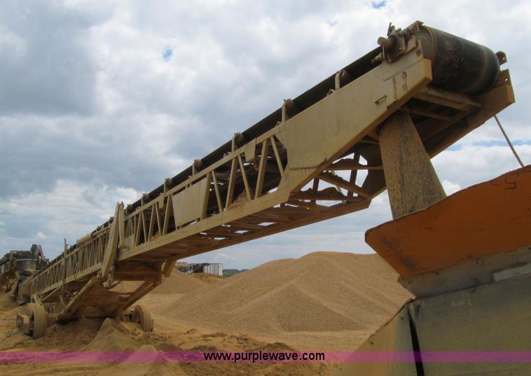 image for item E4957 Carter portable radial stacking conveyor