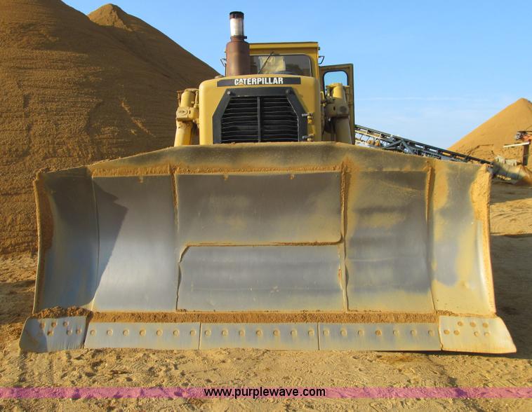 image for item E4959 1975 Caterpillar D9H dozer