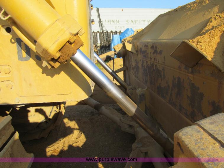 image for item E4959 1975 Caterpillar D9H dozer